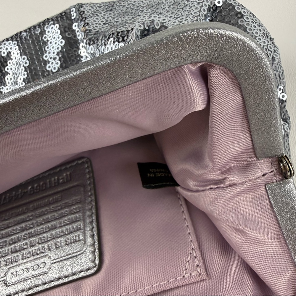 Coach Julia Limited Edition Silver Sequin Kisslock Clutch Wristlet - Picture 9 of 14